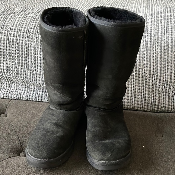 Women’s Classic Tall UGG Boot In Black - Picture 1 of 9